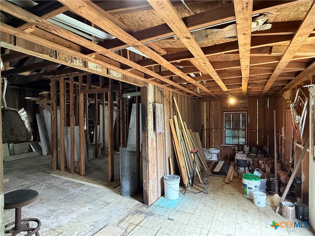906 East Goodwin Avenue Victoria, TX 77901 - Photo 5 of 8 Back room