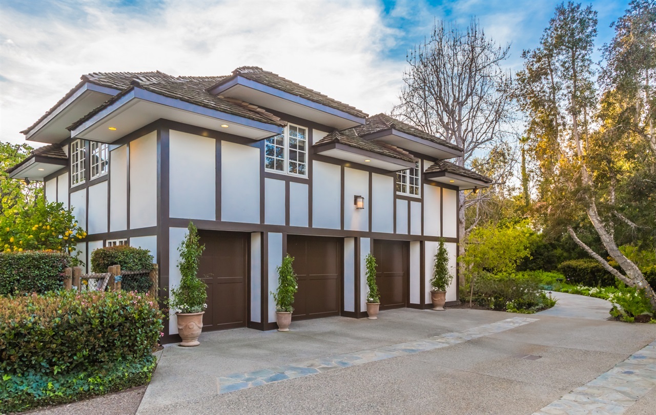 6003 La Flecha Rancho Santa Fe, CA 92067 - Photo 23 of 23 Great parking and lots of parking for visitors also.