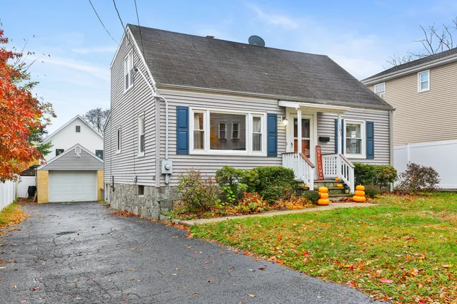 $565,000 | 101 Soundview Avenue, Fairfield, CT 06825