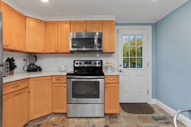 $565,000 | 101 Soundview Avenue, Fairfield, CT 06825