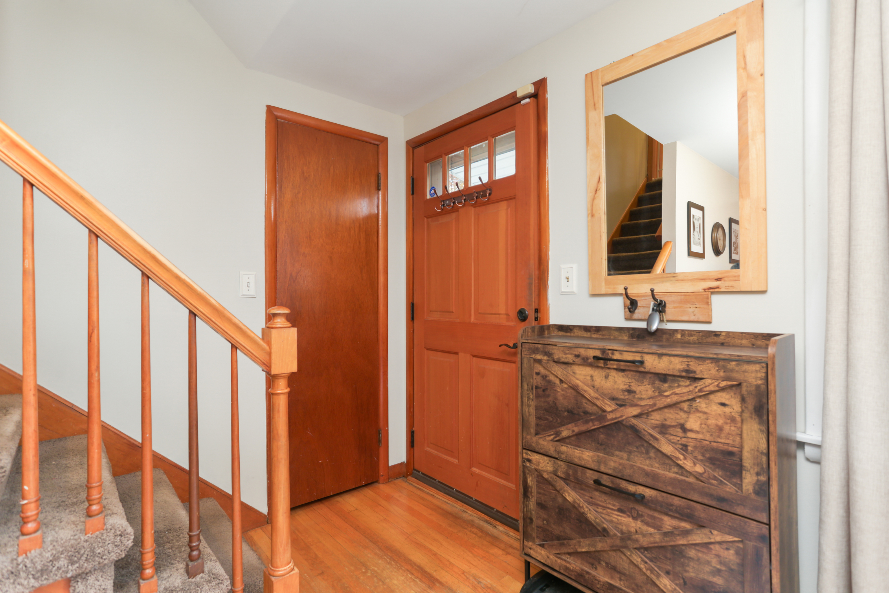 101 Soundview Avenue Fairfield, CT 06825 - Photo 17 of 40 a bathroom with a sink and a mirror