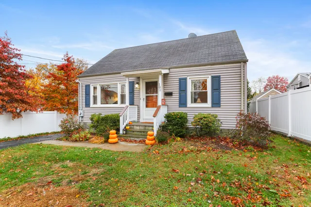 $565,000 | 101 Soundview Avenue, Fairfield, CT 06825