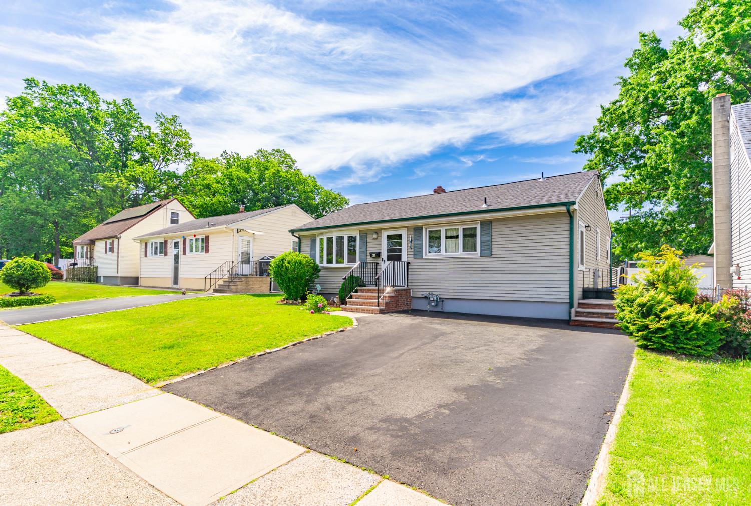66 Rose Street Edison, NJ 08817 - Photo 2 of 30
