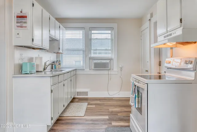 $2,750 | 2 Via Ripa, Unit 2, Sea Bright, NJ 07760