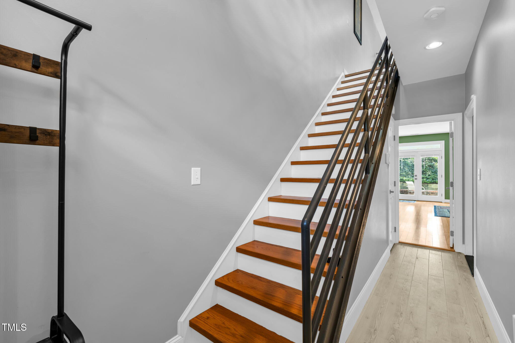 701 West Lane Street, Unit 103 Raleigh, NC 27603 - Photo 29 of 41 Foyer