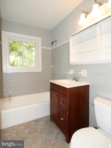 7525 Axton Street Springfield, VA 22151 - Photo 22 of 25 Bath