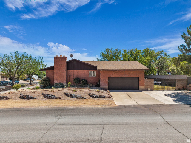 3334 Ute Road St. George, UT 84790 - Photo 4 of 33