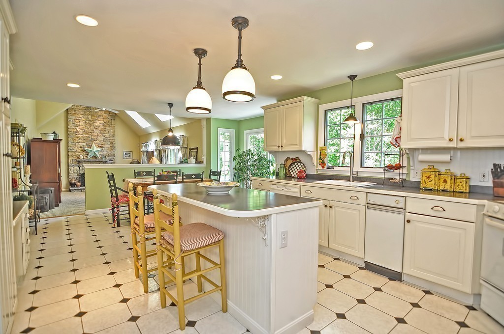 4 Whitridge Road Natick, MA 01760 - Photo 3 of 25 Gallery Image 3