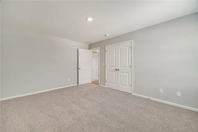 $349,900 | 504 Foxglove Lane, Raymore, MO 64083