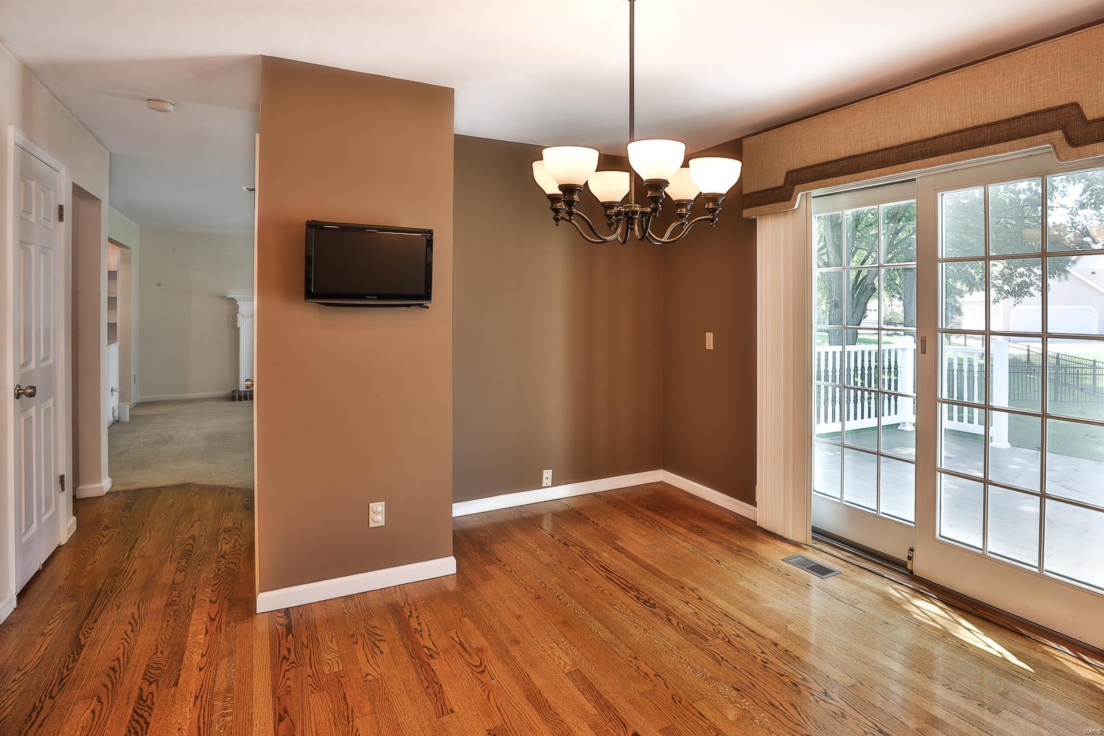 1902 Grayson Ridge Court Chesterfield, MO 63017 - Photo 12 of 37 Gallery Image 12
