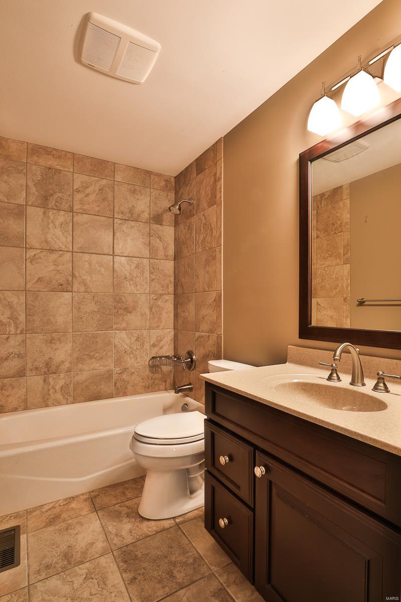 1902 Grayson Ridge Court Chesterfield, MO 63017 - Photo 29 of 37 Gallery Image 29