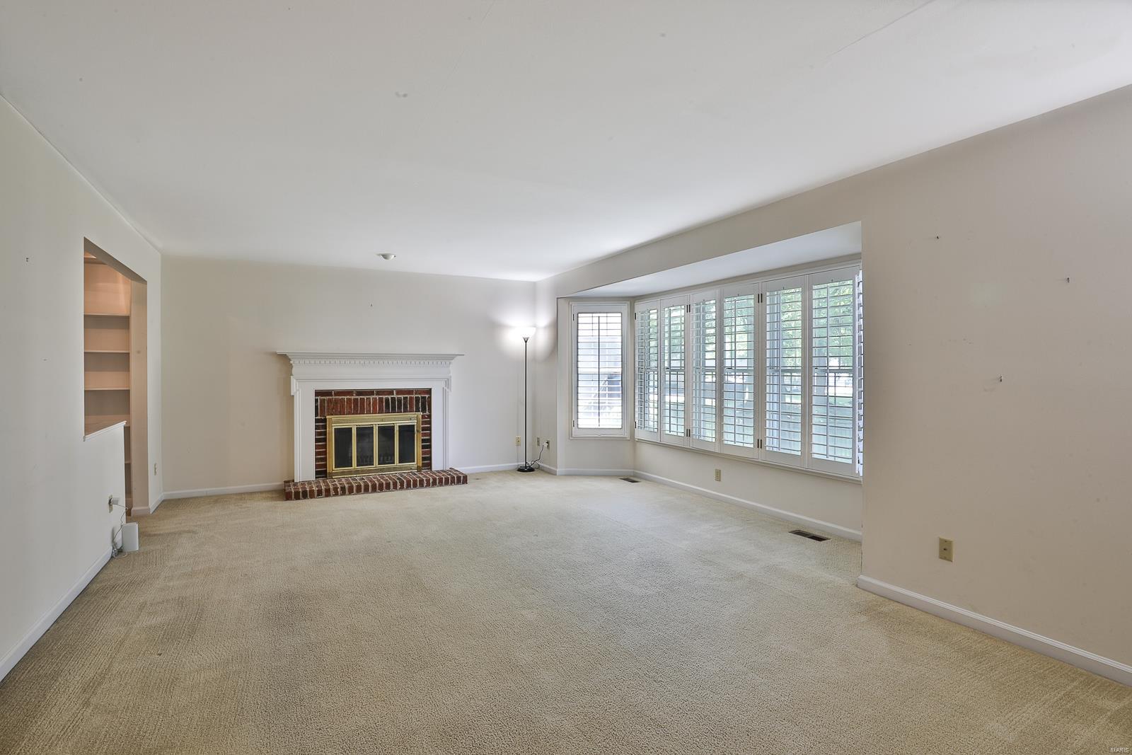 1902 Grayson Ridge Court Chesterfield, MO 63017 - Photo 5 of 37 Gallery Image 5