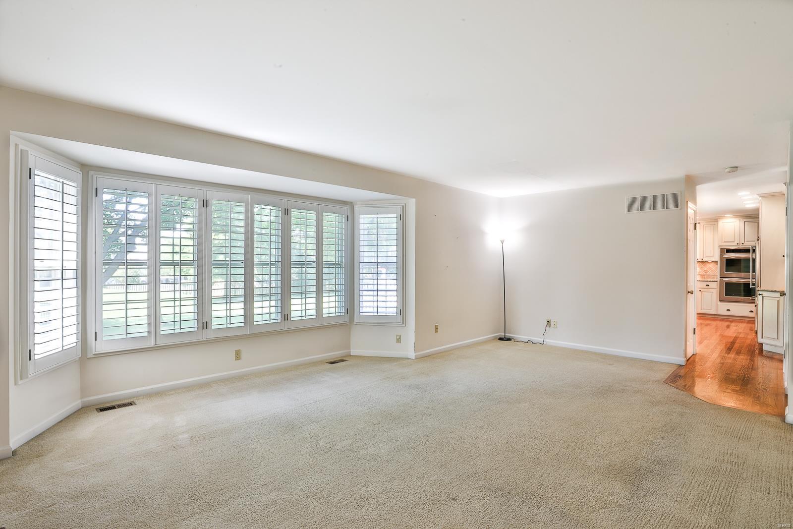 1902 Grayson Ridge Court Chesterfield, MO 63017 - Photo 6 of 37 Gallery Image 6