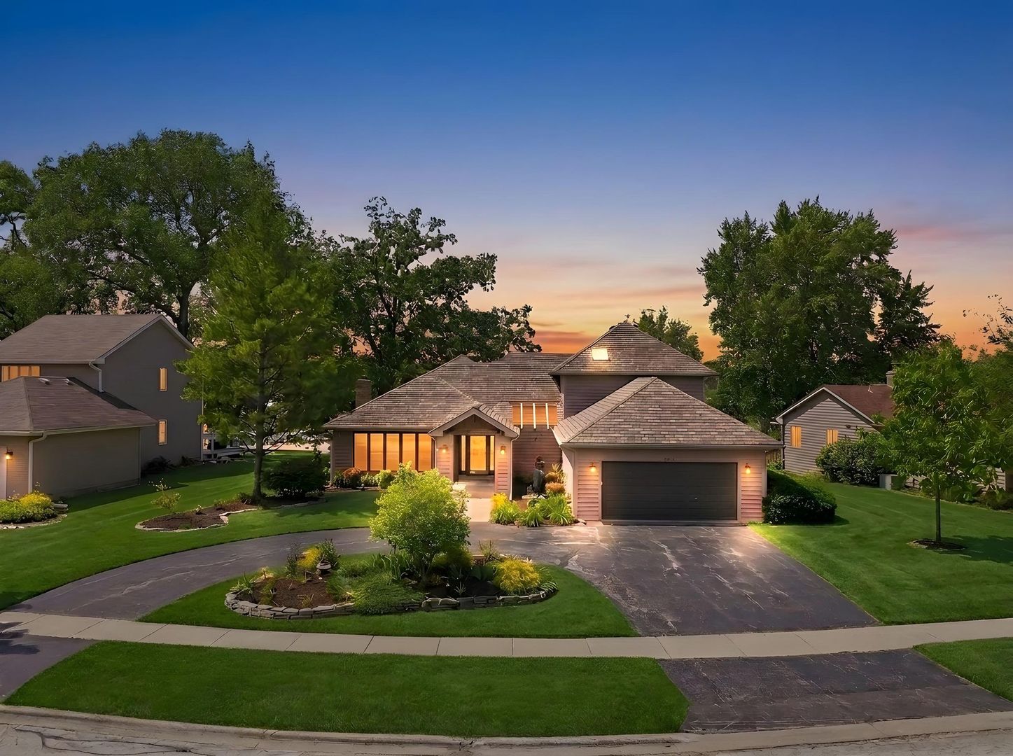 534 Whispering Pines Road Lindenhurst, IL 60046 - Photo 1 of 50