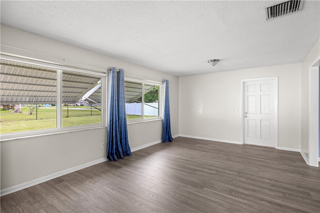 7907 Sebastian Road Fort Pierce, FL 34951 - Photo 12 of 36 Gallery Image 12