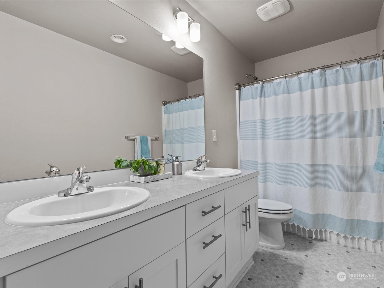 217 Southwest 96th Lane Seattle, WA 98106 - Photo 20 of 40 Gallery Image 20