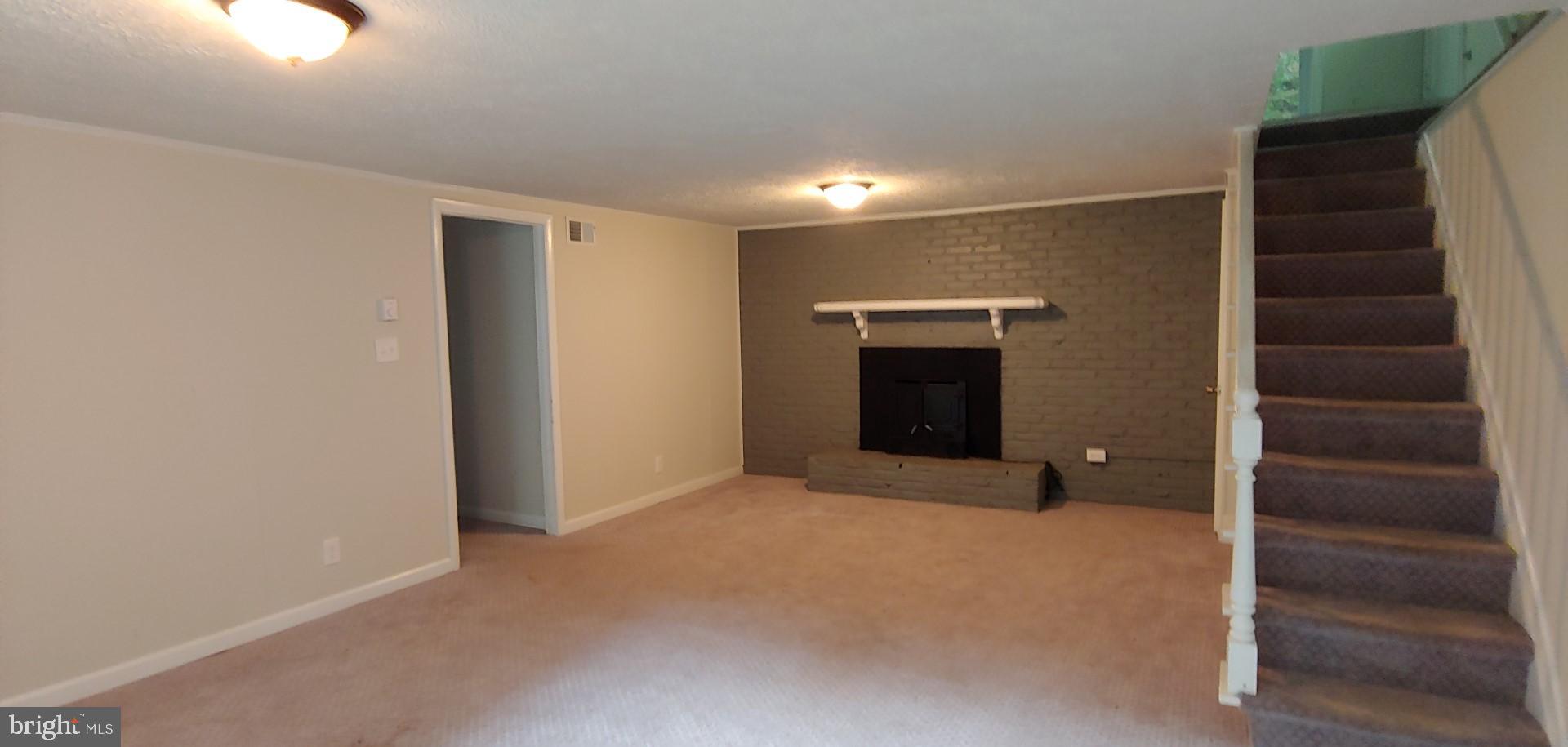 18333 Sharon Road Triangle, VA 22172 - Photo 12 of 15 Gallery Image 12
