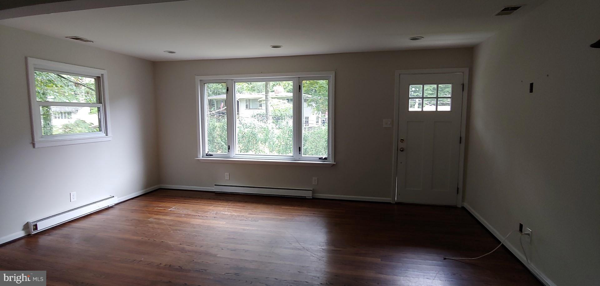 18333 Sharon Road Triangle, VA 22172 - Photo 5 of 15 Gallery Image 5