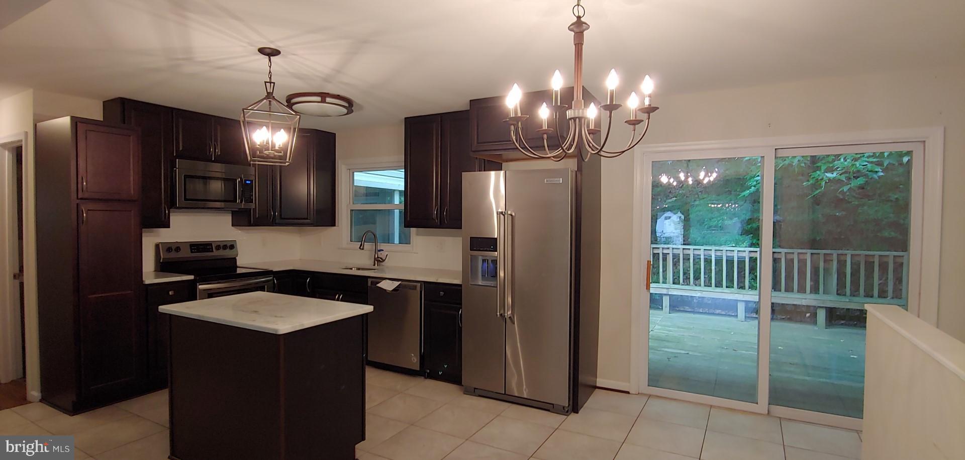18333 Sharon Road Triangle, VA 22172 - Photo 7 of 15 Gallery Image 7