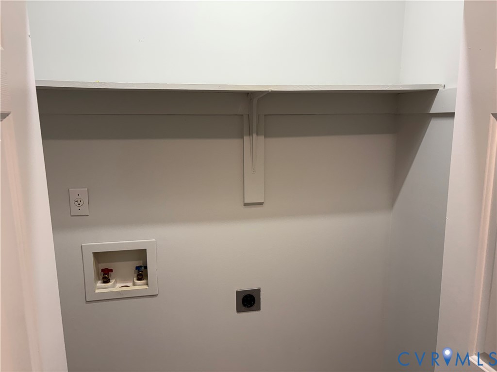 14002 Sunnybrook Road Petersburg, VA 23805 - Photo 6 of 21 Laundry room