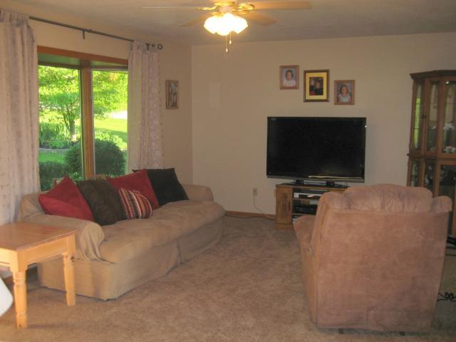 8282 Panhandle Road Southeast Newark, OH 43056 - Photo 4 of 11