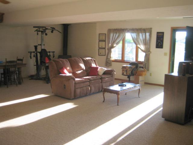 8282 Panhandle Road Southeast Newark, OH 43056 - Photo 5 of 11