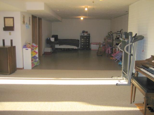 8282 Panhandle Road Southeast Newark, OH 43056 - Photo 6 of 11