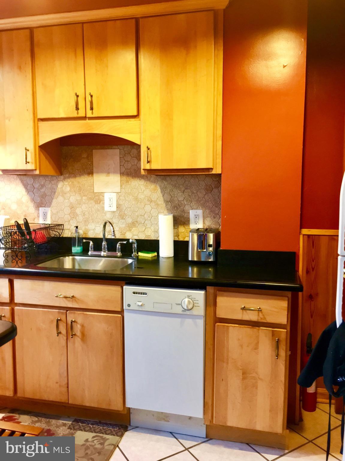 8531 Water Oak Road Baltimore, MD 21234 - Photo 7 of 16 Kitchen