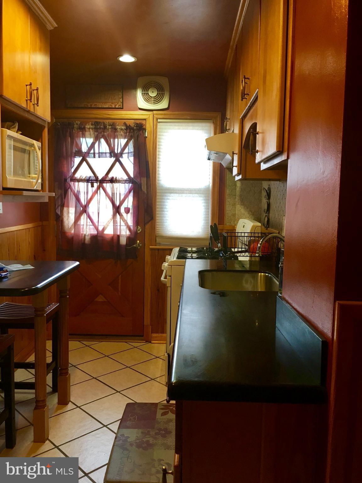 8531 Water Oak Road Baltimore, MD 21234 - Photo 8 of 16 Kitchen