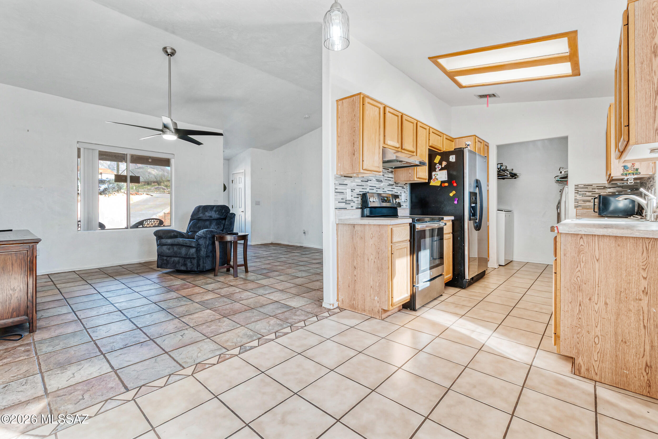 1626 Canta Court Rio Rico, AZ 85648 - Photo 10 of 43 Living Room