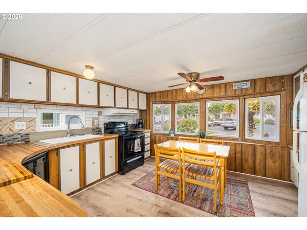 $69,997 | 3760 Highway 101, Unit 16, Florence, OR 97439