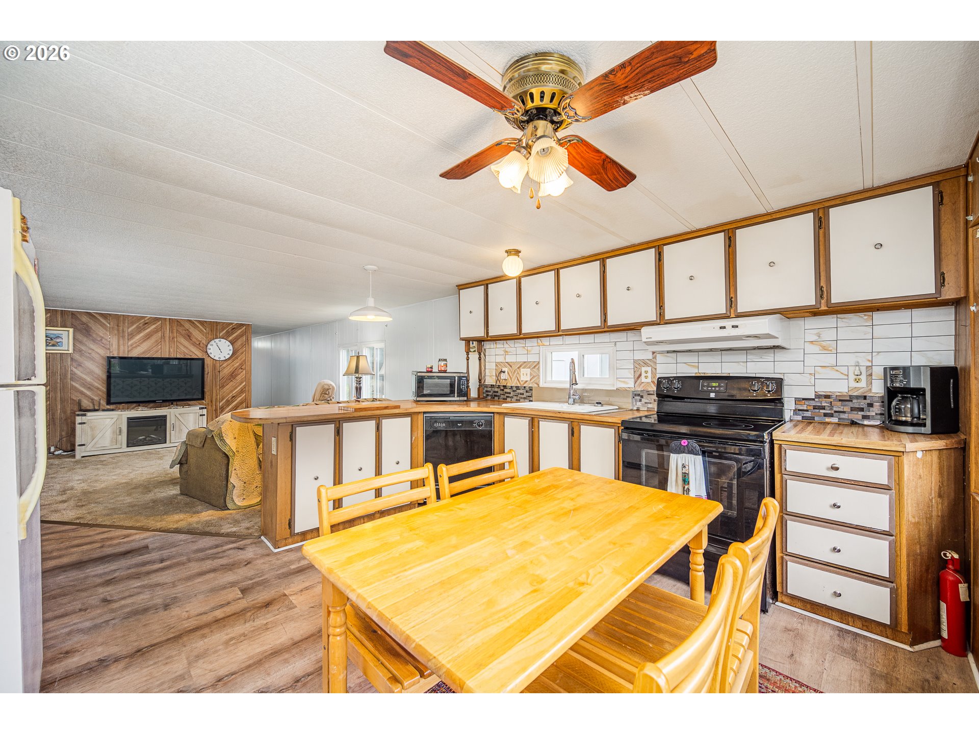 3760 Highway 101, Unit 16 Florence, OR 97439 - Photo 5 of 11