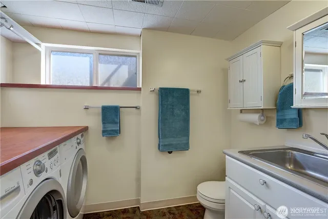 $4,300 | 3215 Northeast 103rd Street, Seattle, WA 98125