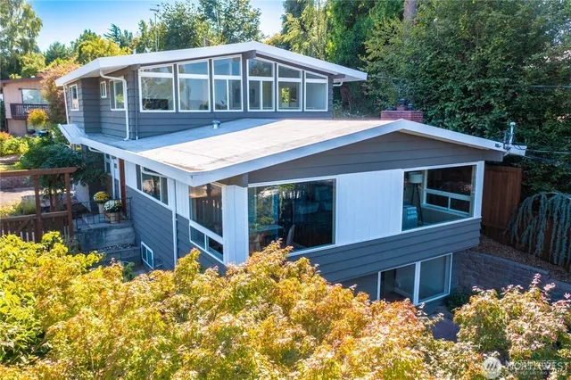 $4,300 | 3215 Northeast 103rd Street, Seattle, WA 98125