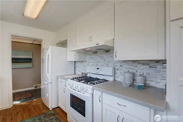 $4,300 | 3215 Northeast 103rd Street, Seattle, WA 98125