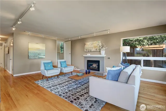 $4,300 | 3215 Northeast 103rd Street, Seattle, WA 98125