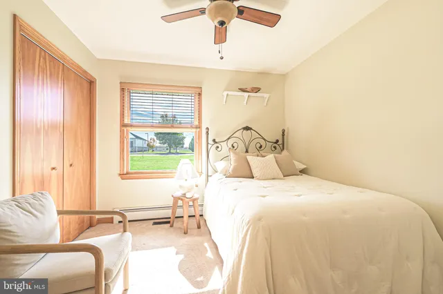 a view of a livingroom with furniture and a livingroom