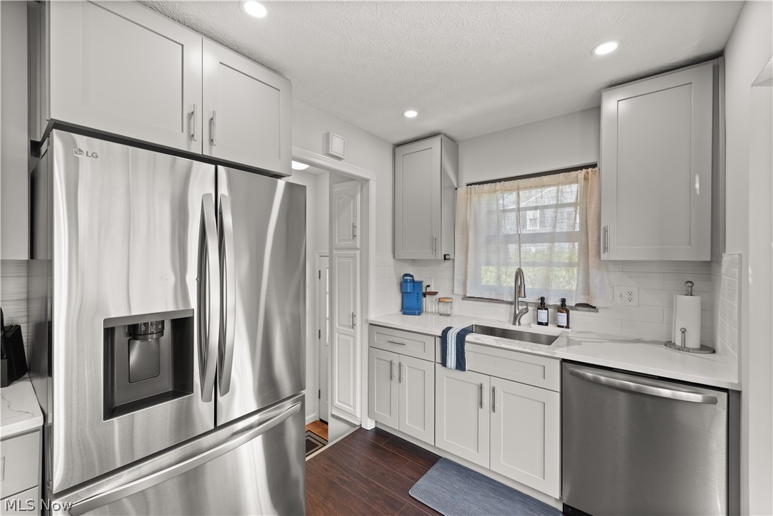 6430 Olde York Road Cleveland, OH 44130 - Photo 16 of 50