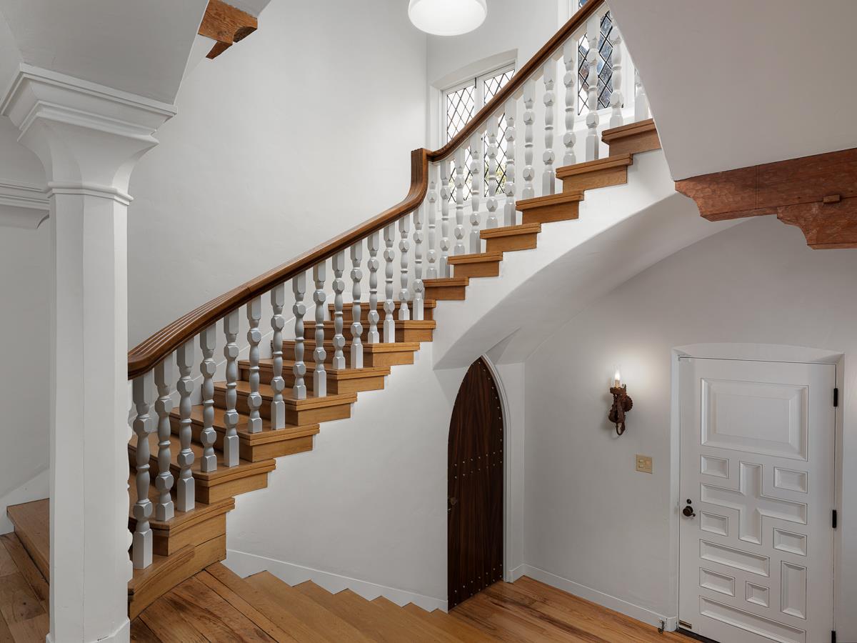 862 Chiltern Road Hillsborough, CA 94010 - Photo 34 of 58 Gallery Image 34