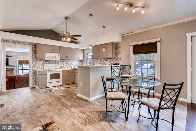 829 Gilbert Road Aberdeen, MD 21001 - Photo 7 of 20 Kitchen