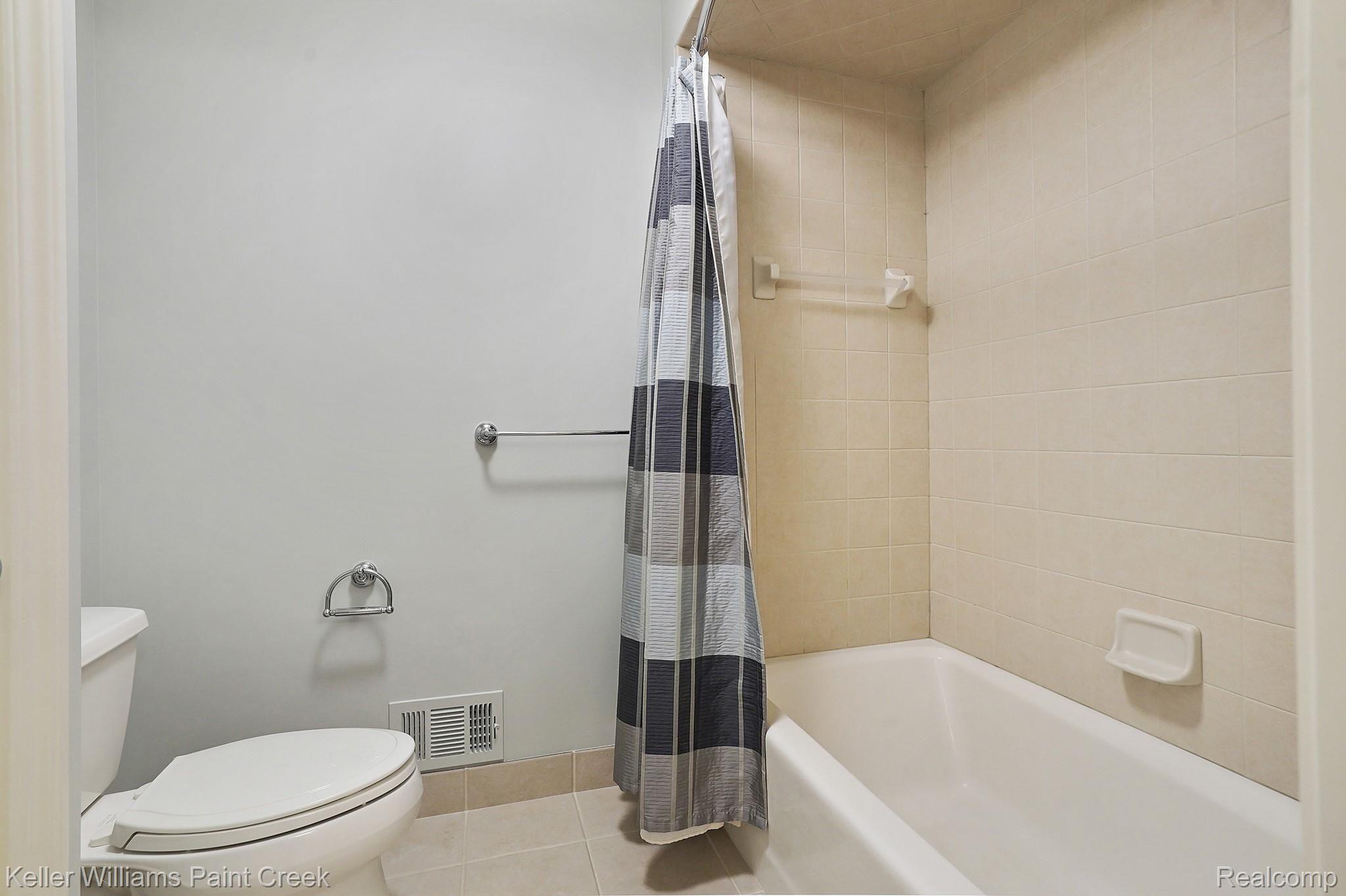 2801 North Addison Circle Rochester, MI 48306 - Photo 48 of 55 Separate shower space in shared bath