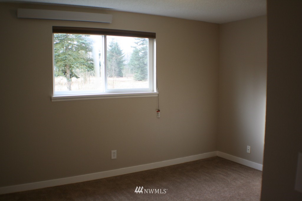 4878 Lincoln Road Blaine, WA 98230 - Photo 12 of 14 Gallery Image 12