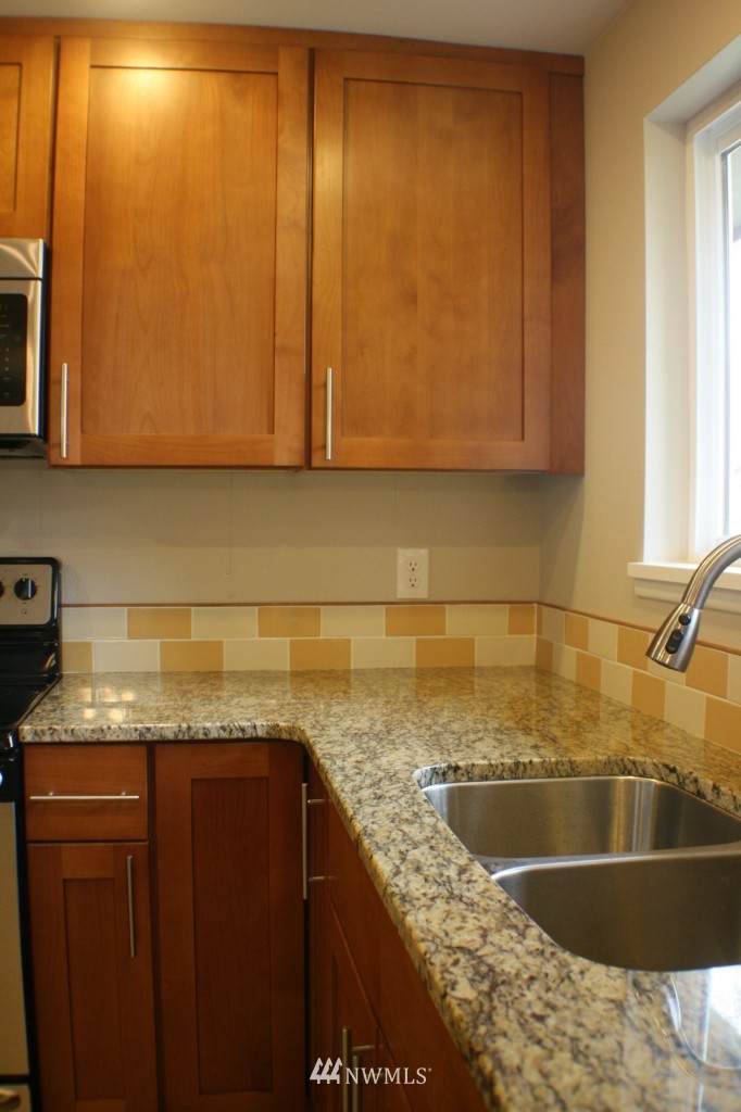 4878 Lincoln Road Blaine, WA 98230 - Photo 6 of 14 Gallery Image 6