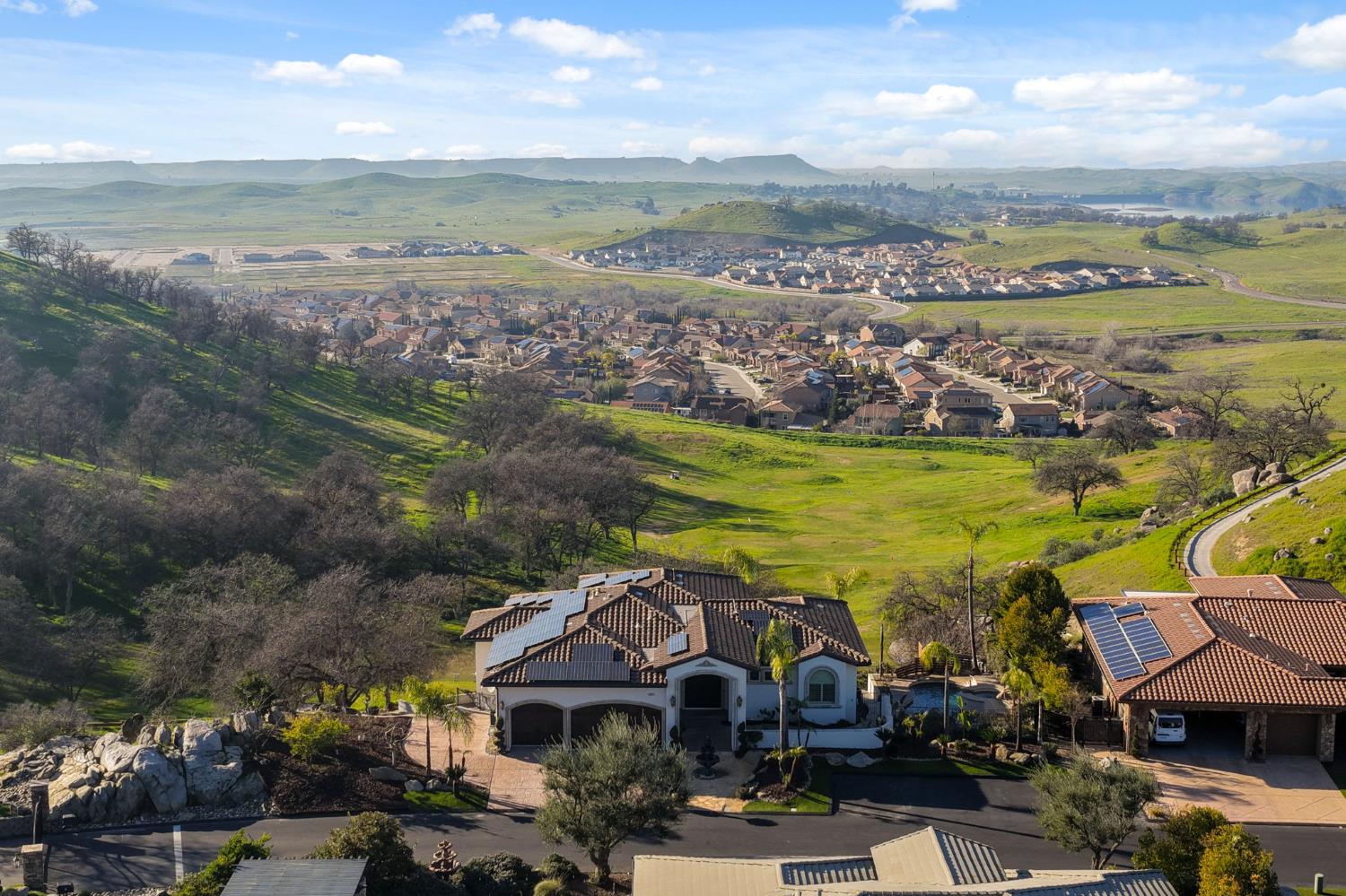 22221 Masters Drive Friant, CA 93626 - Photo 83 of 87 a view of a city with an ocean view