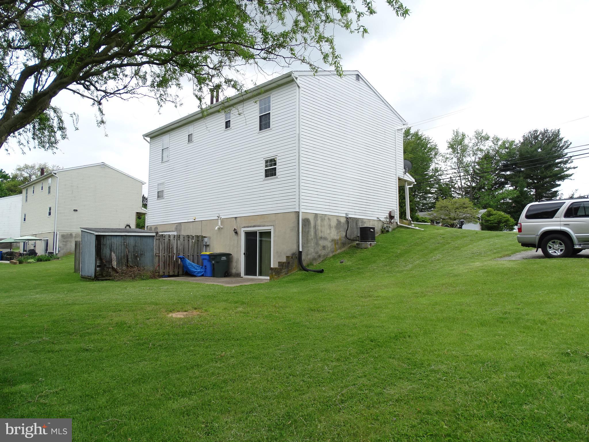 1923 Powder Mill Road York, PA 17402 - Photo 4 of 30