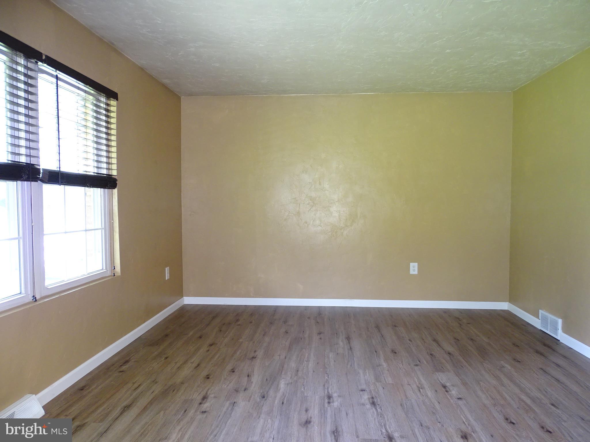 1923 Powder Mill Road York, PA 17402 - Photo 7 of 30