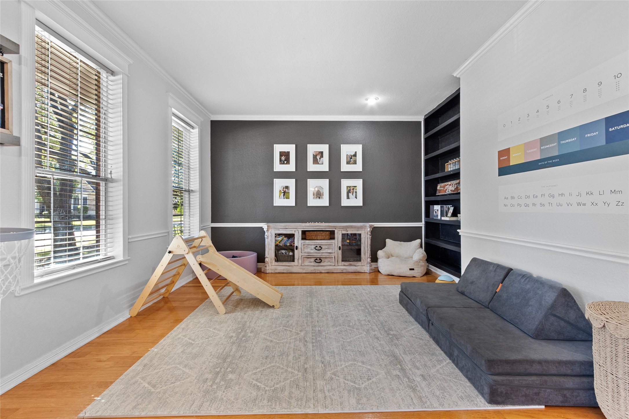 9114 Kirkstone Drive Spring, TX 77379 - Photo 5 of 31 a living room with furniture and a window