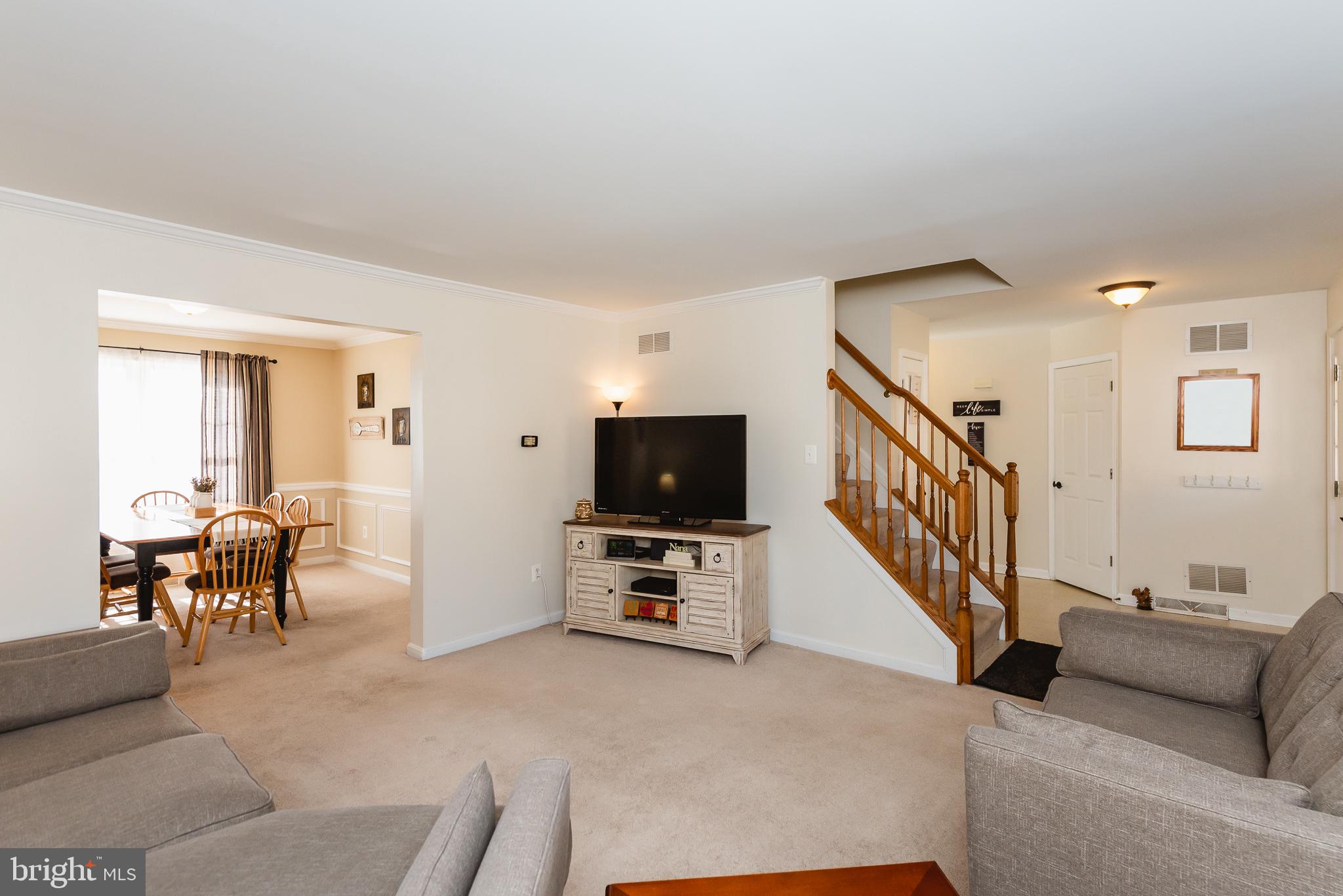 2327 Jerrys Road Street, MD 21154 - Photo 8 of 58 Living Room