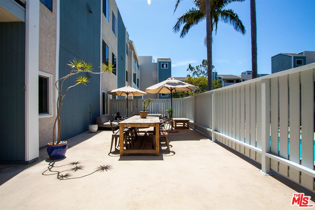 8160 Manitoba Street, Unit 119 Playa del Rey, CA 90293 - Photo 8 of 11