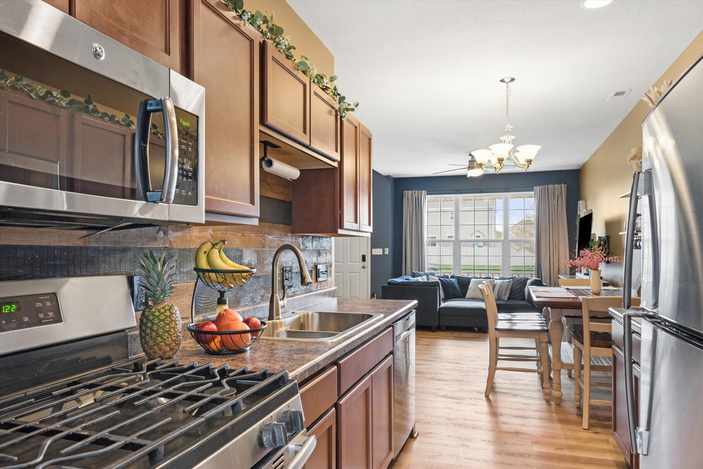 11419 Rhode Island Street Crown Point, IN 46307 - Photo 5 of 18 2400x1602